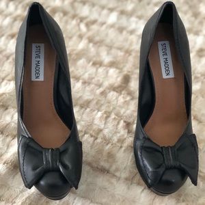 Brand new Steve Madden pumps.